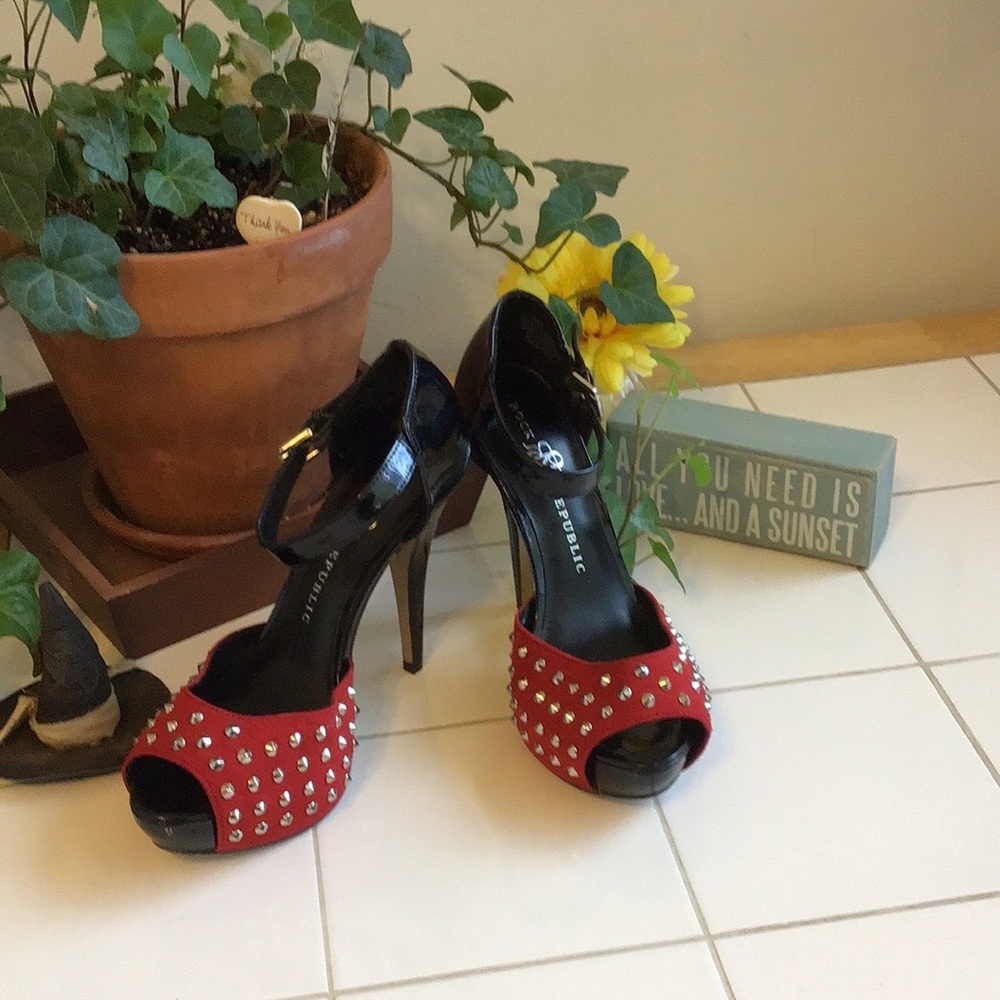 MAY HOST PICK ‘Rock & Republic’ Studded Stiletto Heels - Picture 1 of 9